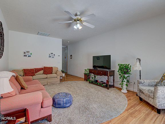 5th image of 1120 Shelby Court