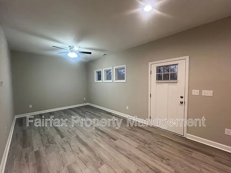2309 Owen St #B — Photo 11
