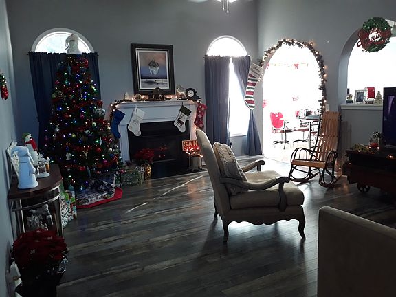 2nd image of 103 Elway Ct
