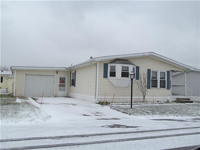 1st image of 20 Dogwood Dr