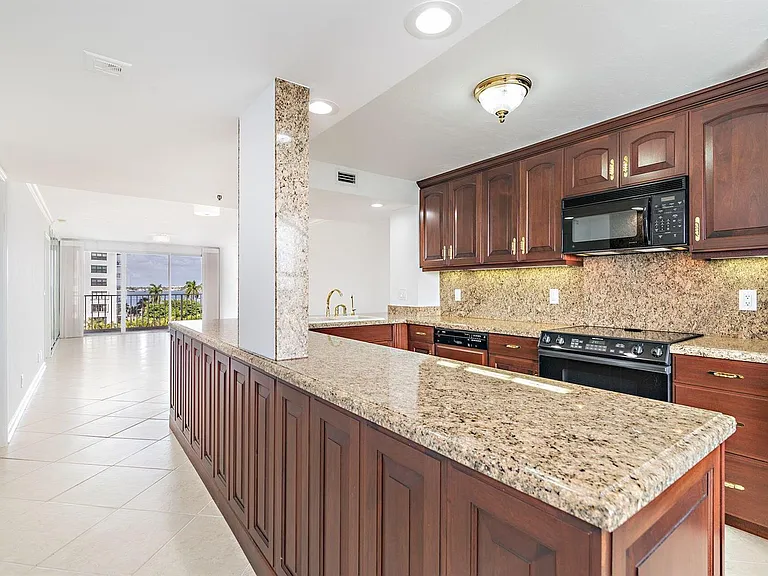 3901 S Flagler Dr #505 — Photo 9