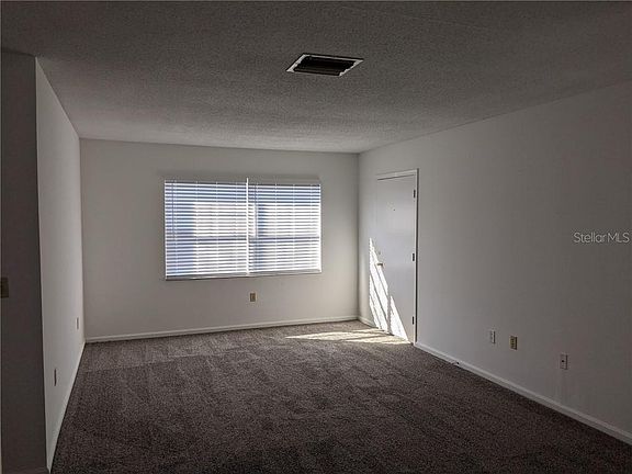4th image of 1920 E Edgewood Dr