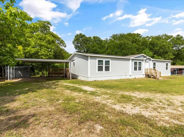 1011 High Meadow Dr, Waxahachie, TX 75165