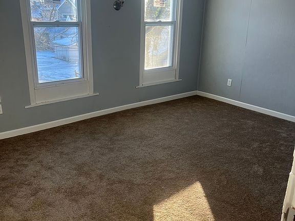 3rd image of 206 Morgan St #3