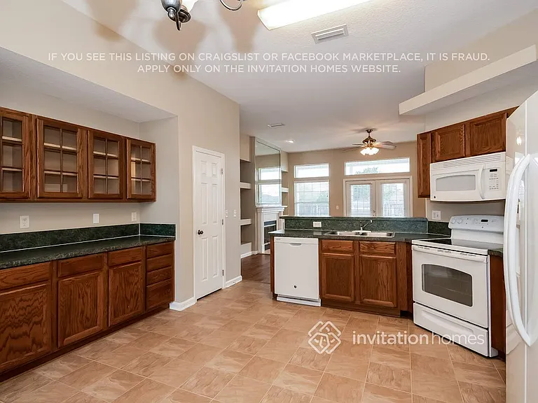 545 Thornberry Rd — Photo 8
