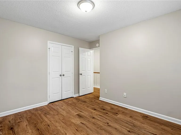 2320 Meadow Gate Dr — Photo 27