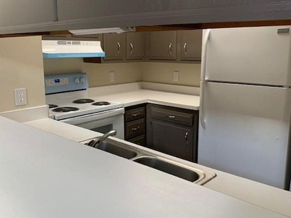 5th image of 6404 Belcroft Ct
