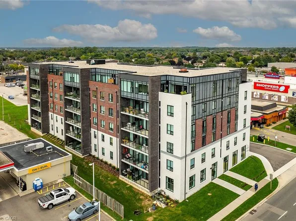 5 Hamilton St N #513, Hamilton, ON L8B 2A4
