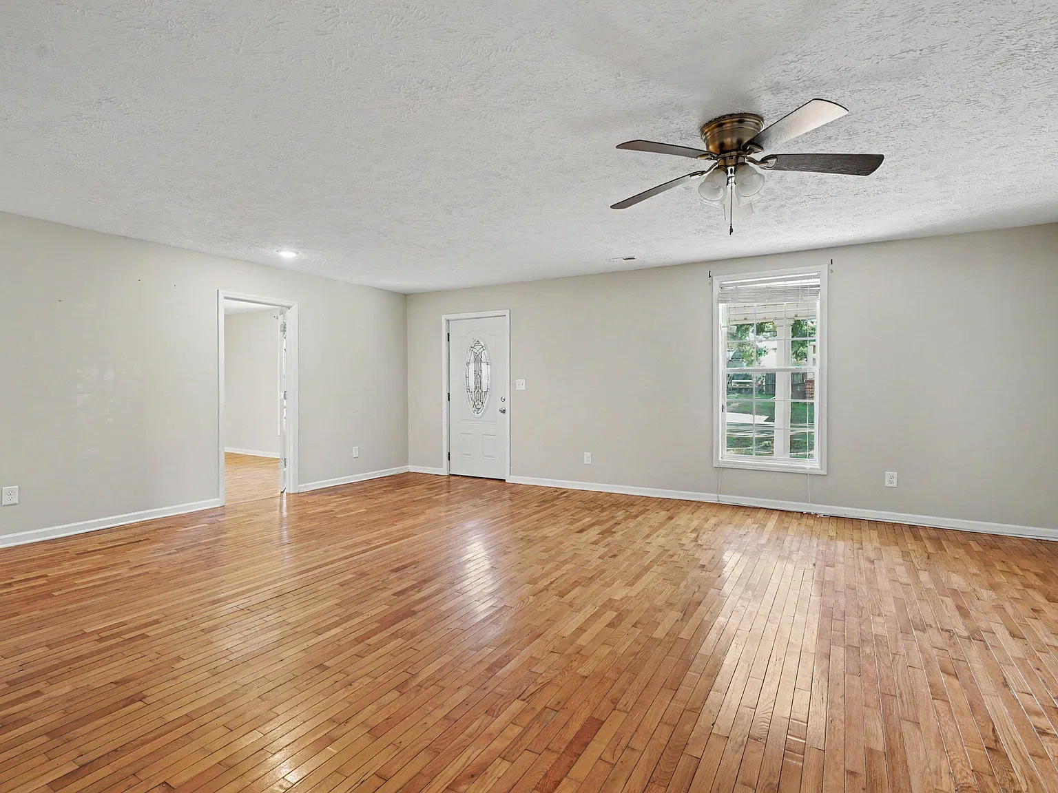 3 bed, 1591 sqft, $1,800 — Photo 4