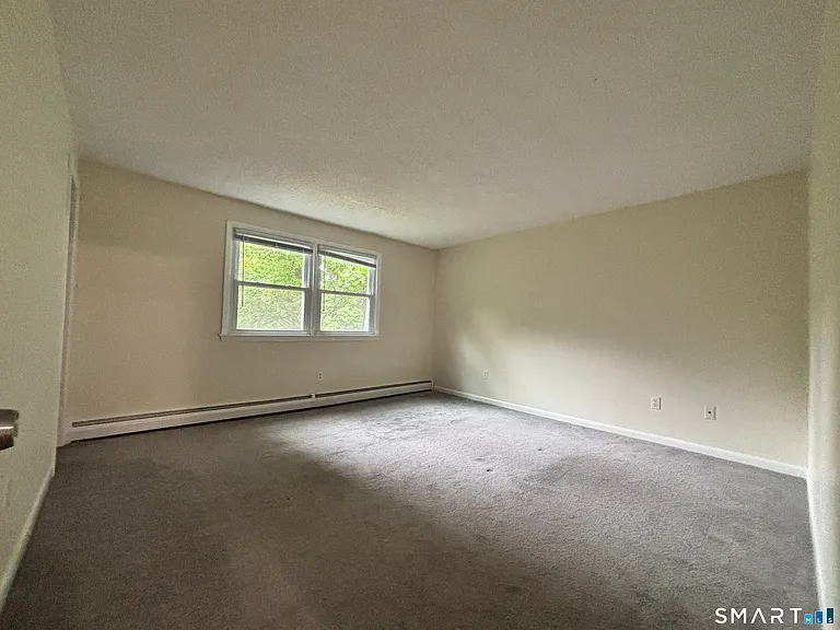 31 Vernon Ave — Photo 6