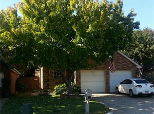 6851 Driffield Cir W, North Richland Hills, TX 76182