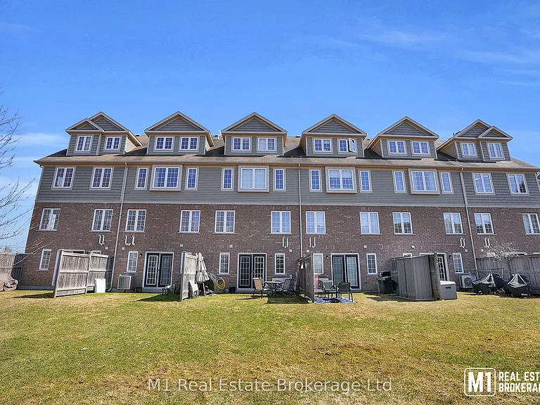 15 Carere Cres #46B — Photo 33