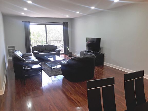 3rd image of 2100 Valencia Dr APT 200B