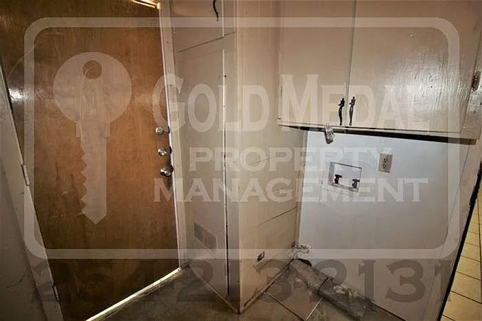 708 W Washington Ave — Photo 24
