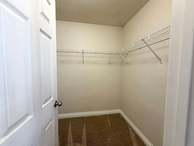 3925 Philomena St — Photo 12