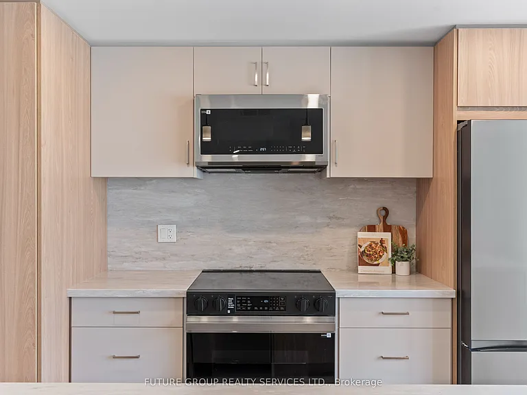 15 Acorn Ave #3 — Photo 7
