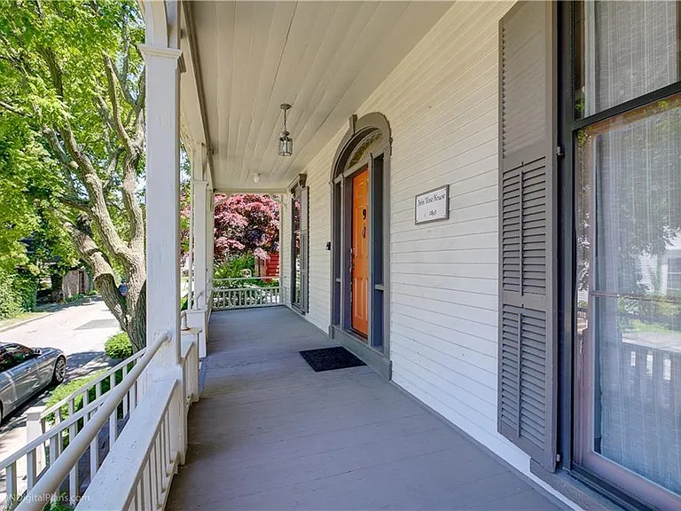 9 Whitfield Pl #2 — Photo 2