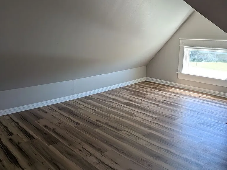 609 Jefferson St — Photo 12