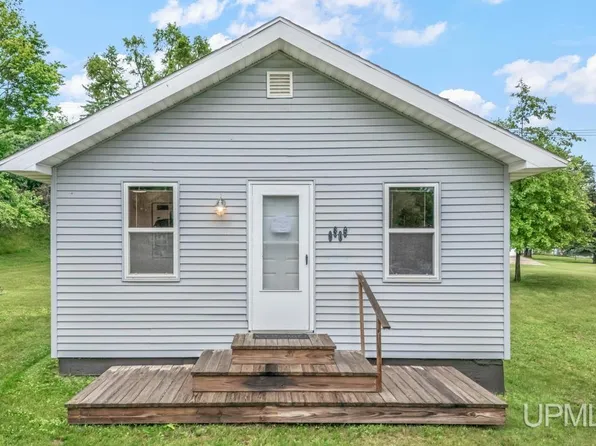 305 Case St, Kingsford, MI 49802