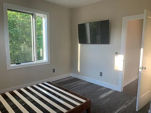 702 E Maxwell Ln — Photo 5