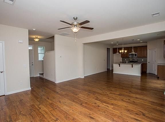 5th image of 126 Long Needle Ln