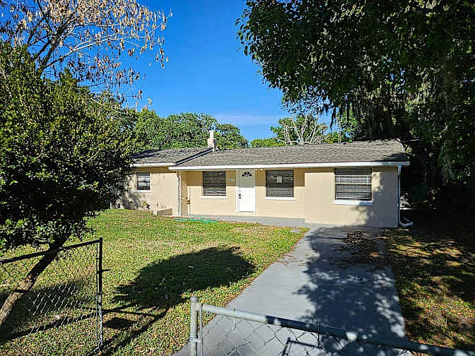 1013 Sunrise Ct — Photo 3