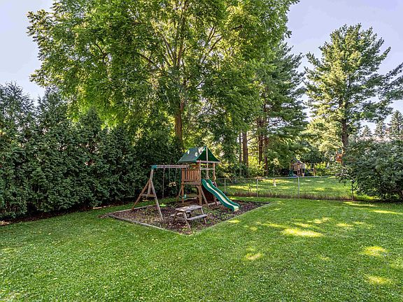 2nd image of 1105 Droster Rd