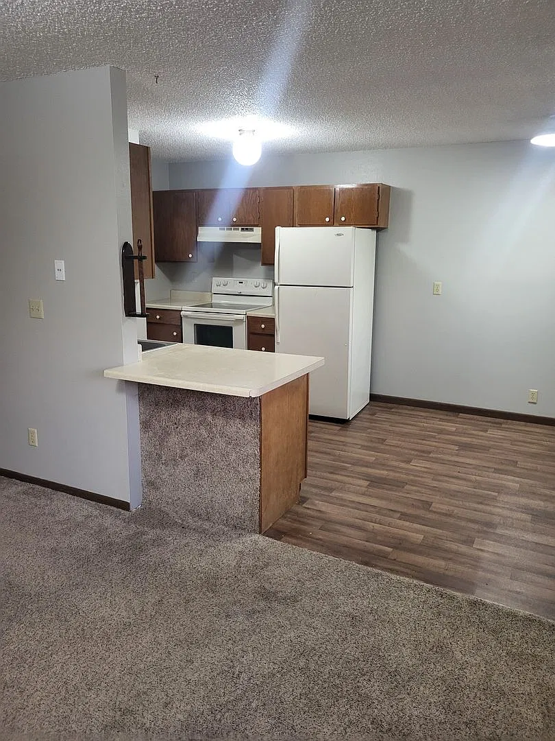 Savage, Apartments 378 — Photo 2