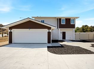 9092 Los Coches Rd, Lakeside, CA 92040
