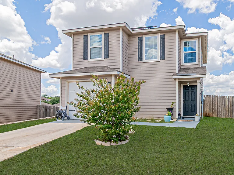 2831 Lavender Mdw — Photo 2