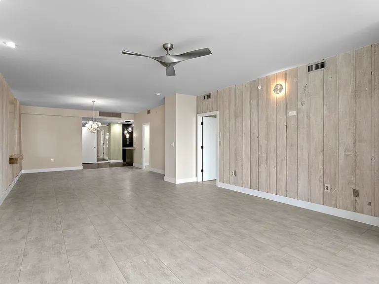1 Beach Dr SE #1112 — Photo 13
