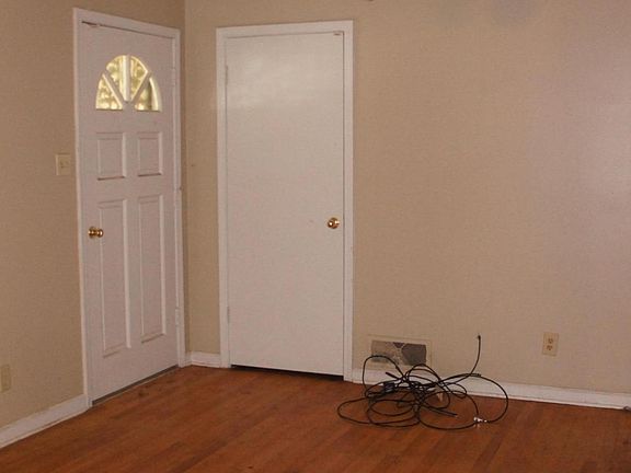 5th image of 7070 Carrolton Dr W