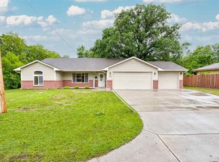 415 W 3rd St, Valley Center, KS 67147