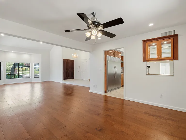 4215 Balcony Dr — Photo 11