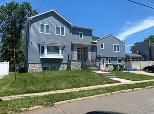 7 Barlow Rd, Edison, NJ 08817