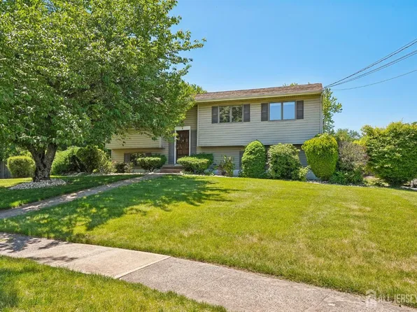 1 Cheryl Ct, Piscataway, NJ 08854