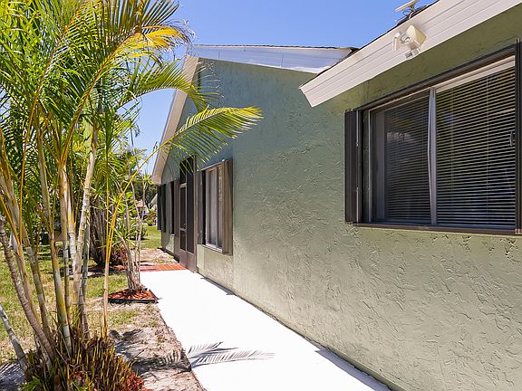 5th image of 1742 SE Ryecroft Court