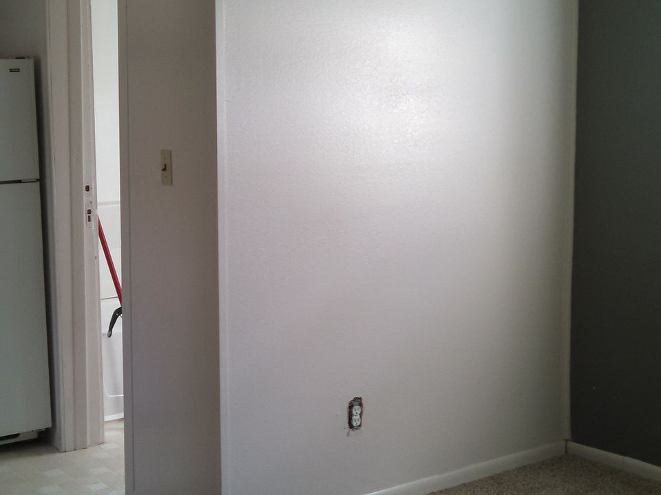 1st image of 611 N Wall Ave