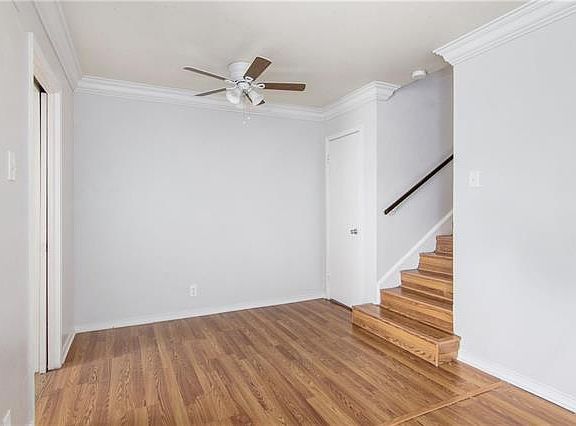 5th image of 504 E Avenue J APT A
