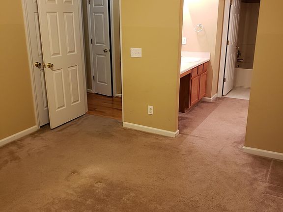 5th image of 441 W Oaks Trl