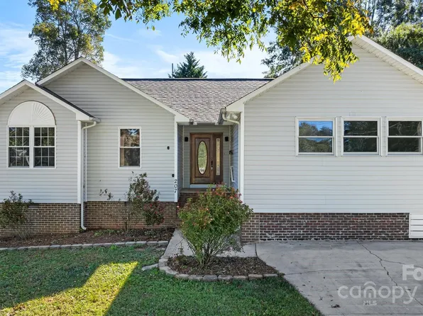 207 S 4th Ave, Maiden, NC 28650