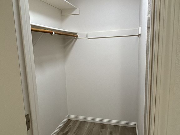 5th image of 4750 Greenholme Dr APT 4