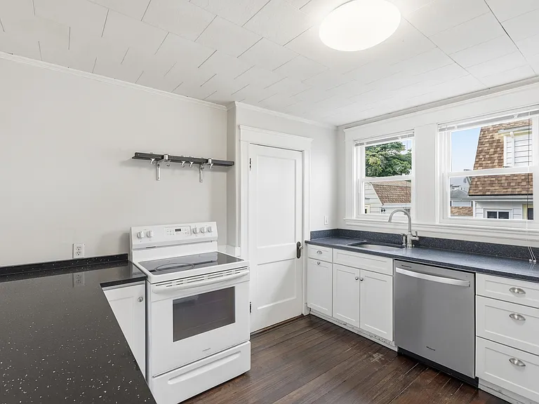 45 Adams St #45 — Photo 10