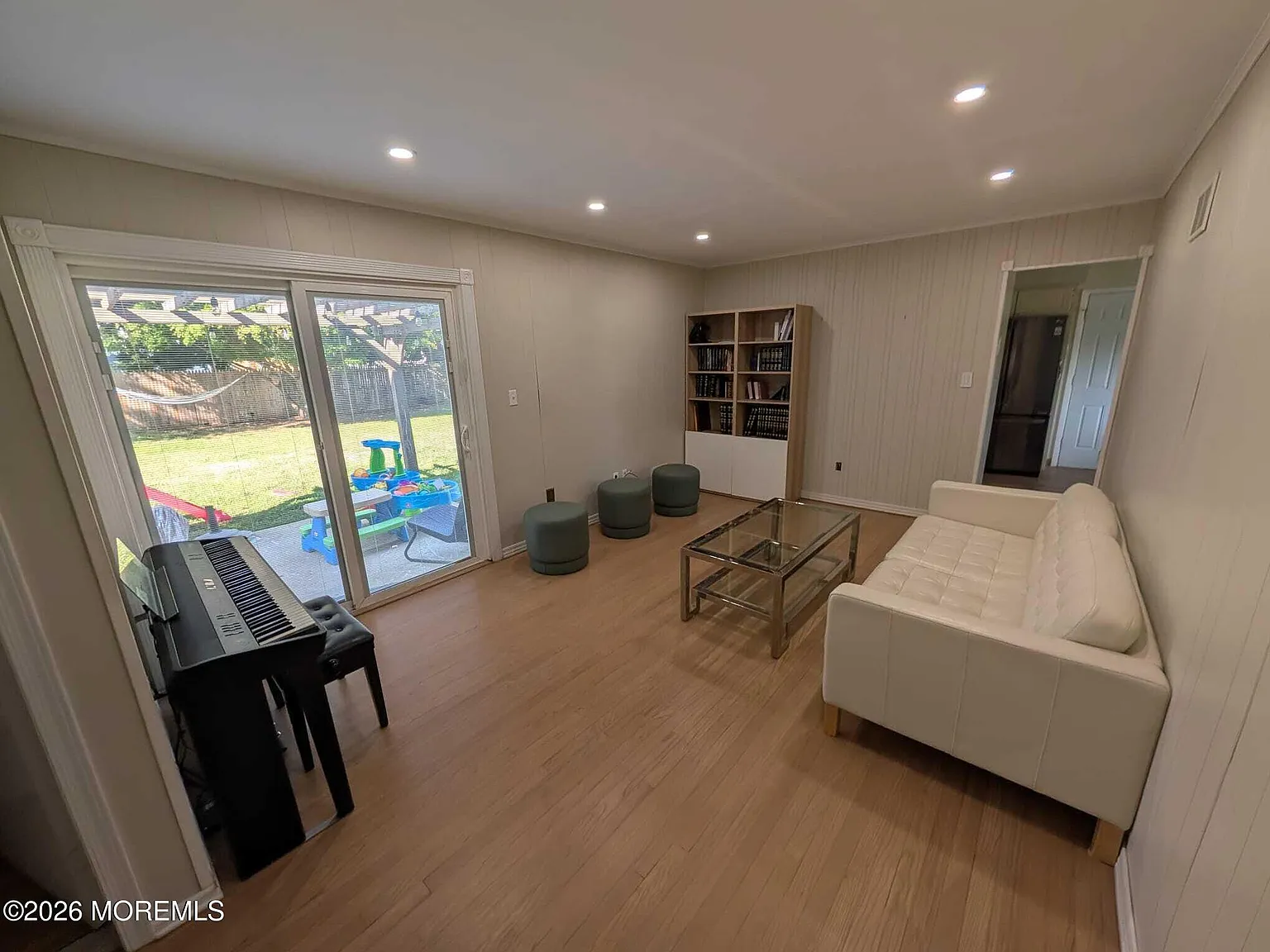 4 bed, 2.5 bath, 2250 sqft, $2,600 — Photo 4
