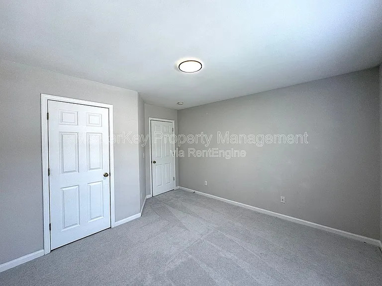 204 Straywhite Ave — Photo 13