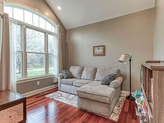 4th image of 10436 Cory Dr