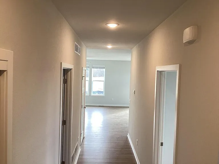 N161W21803 Daisy Dr — Photo 6