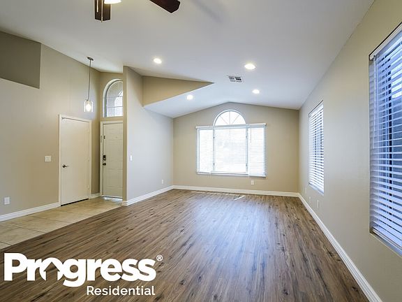 4th image of 8644 W Fullam St