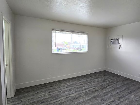 3rd image of 131 E Mesa Ave