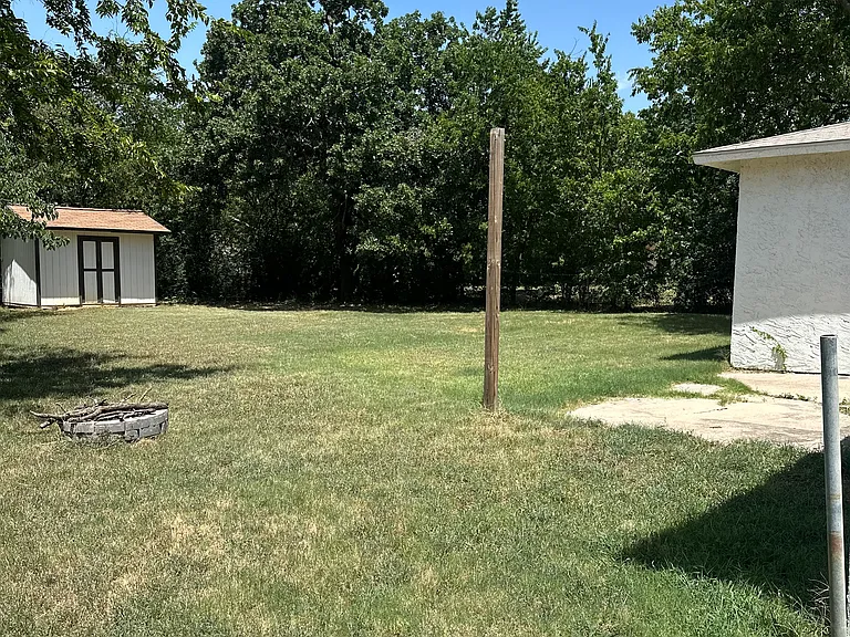 2519 Denison St — Photo 11